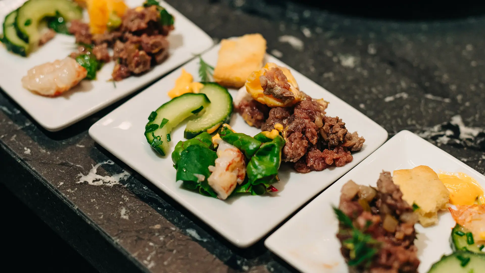 kochberater essen praesentiert auf teller